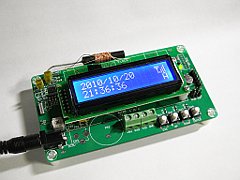 仕事で製作中の組み込み用電波時計(液晶は白抜き/青バックの物に交換)