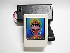 ケースに入れたカラー液晶時計