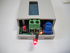 実験用電源アダプタ・出力端子側側面