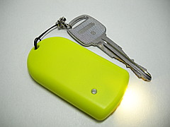 リチウムイオン電池・充電回路内蔵 LEDポケットライトをキーホルダーにしてみた