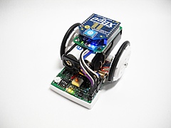 小型ライントレーサ・ワイヤレスでファームウェア書き換え中