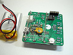 リニア振動アクチュエータのライントレーサ・電池の下