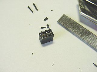 コネクタ切り出し・やすりがけ